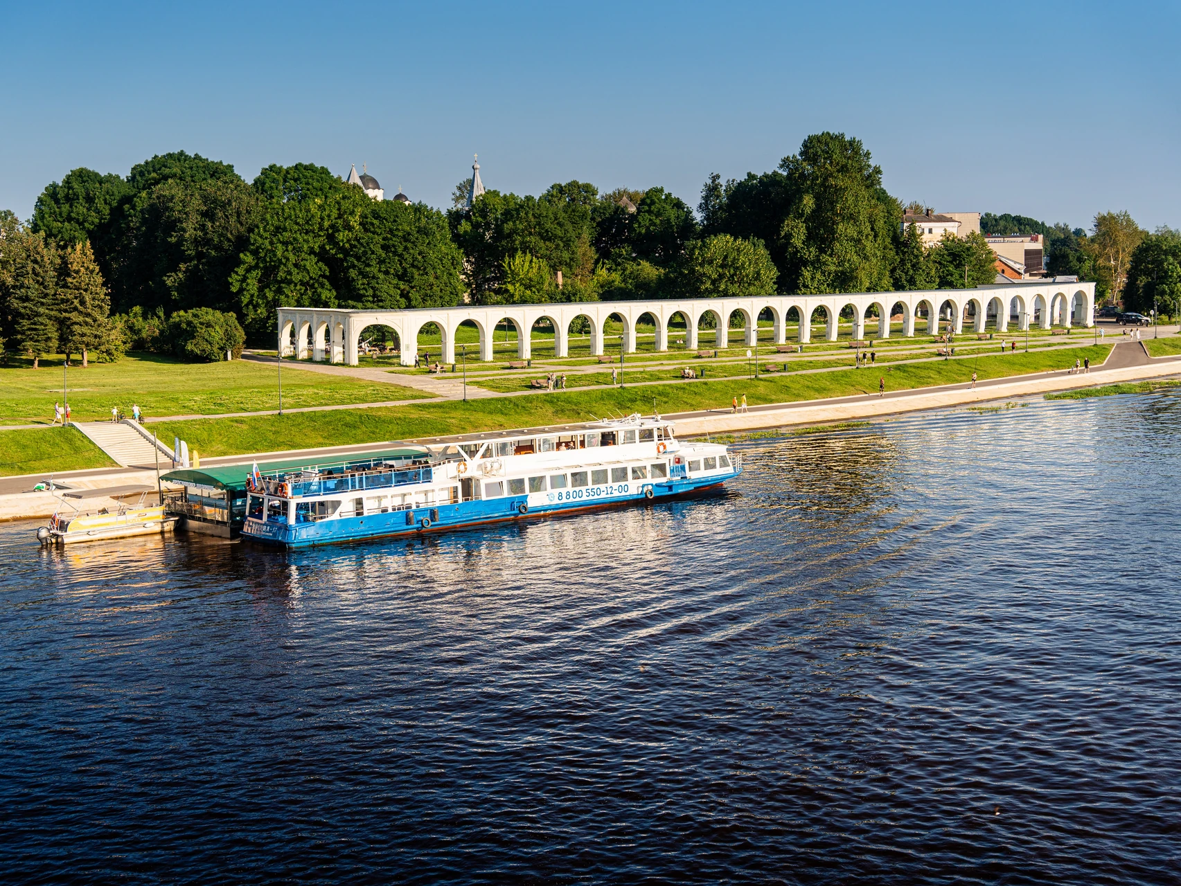 Водные прогулки и экскурсии в Великом Новгороде